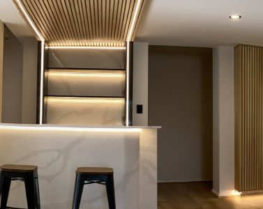 Residential Custom Newtechwood Castellation Canadian Cedar